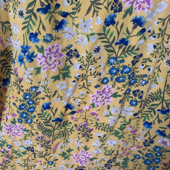 Women’s Medium Old Navy Yellow Floral Tank - Picture 4 of 7